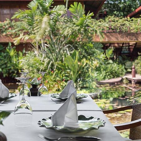Angkor Village Hotel - Small Luxury Hotels Of The World Сиемрип Экстерьер фото The restaurant