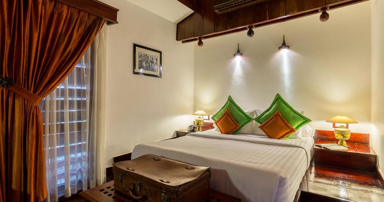Angkor Village Hotel - Small Luxury Hotels Of The World Сиемрип Экстерьер фото A room at the hotel