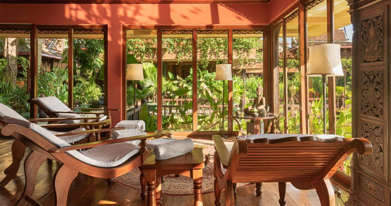 Angkor Village Hotel - Small Luxury Hotels Of The World Сиемрип Экстерьер фото The restaurant at the hotel