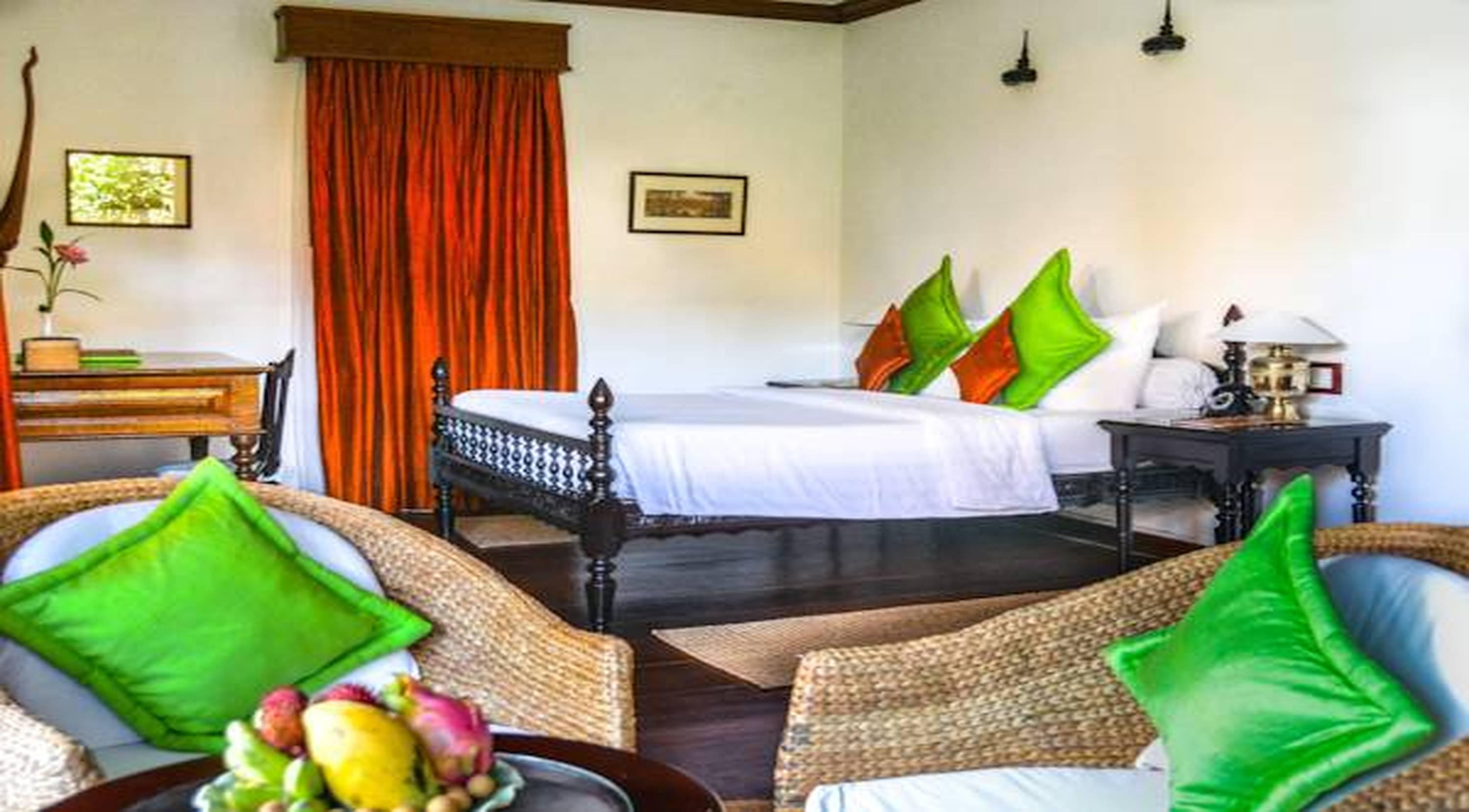 Angkor Village Hotel - Small Luxury Hotels Of The World Сиемрип Экстерьер фото A bedroom at the hotel