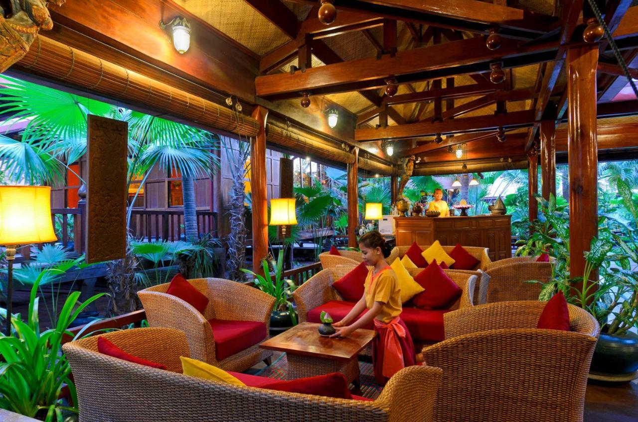 Angkor Village Hotel - Small Luxury Hotels Of The World Сиемрип Экстерьер фото The lobby of the resort