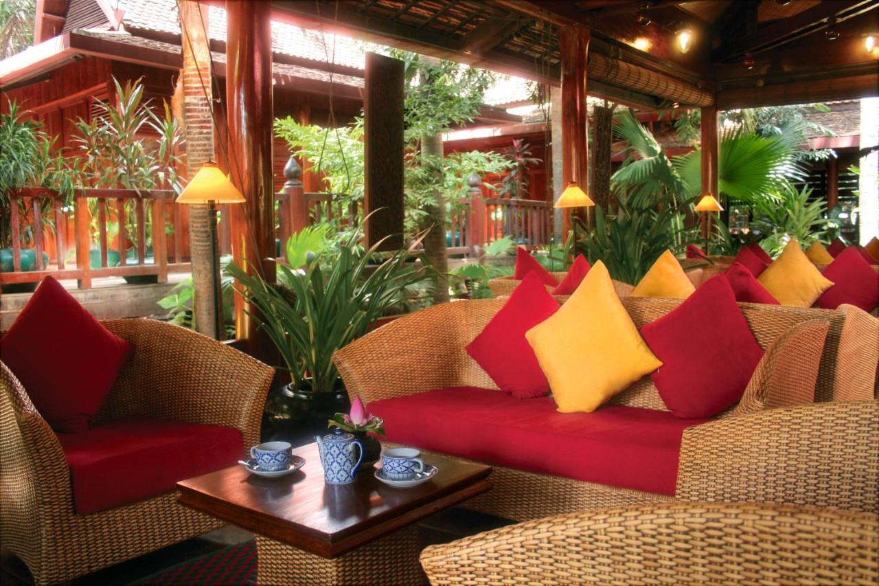 Angkor Village Hotel - Small Luxury Hotels Of The World Сиемрип Экстерьер фото The lobby of the hotel