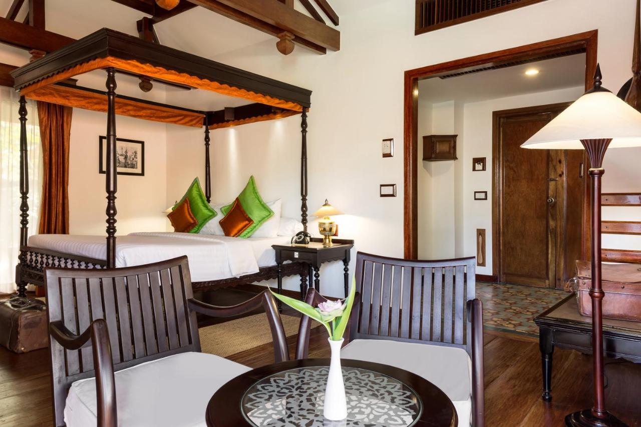 Angkor Village Hotel - Small Luxury Hotels Of The World Сиемрип Экстерьер фото A suite at the hotel